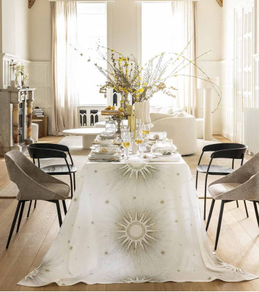 Nappe en lin brodée Poussière d’étoile, fabriquée en France