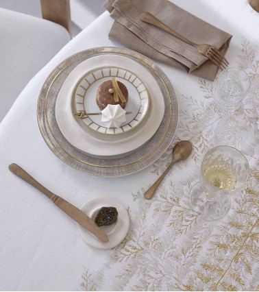 Nappe en lin brodée Fossile fabrication Française, pour les grandes réceptions