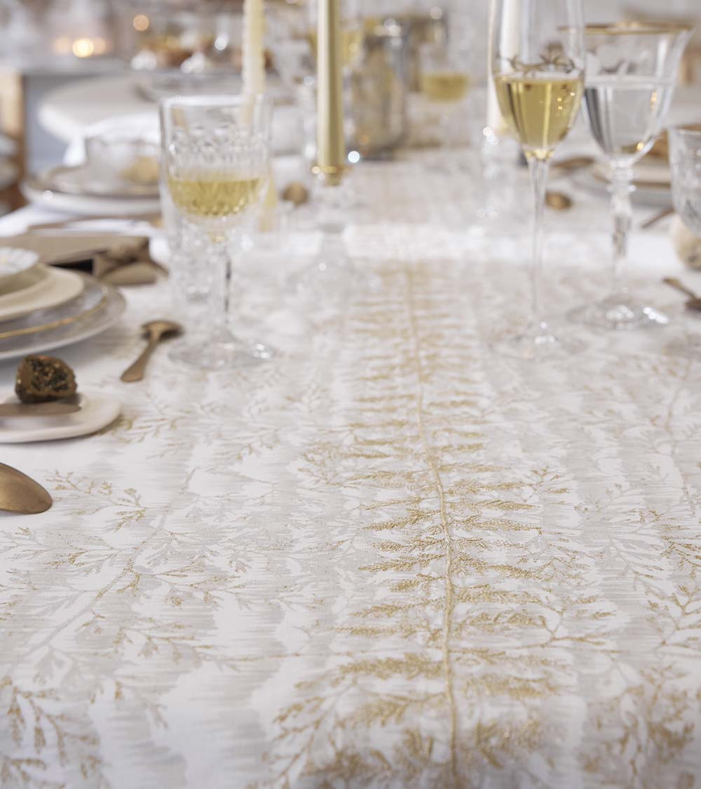 Nappe en lin brodée Fossile fabrication Française, détails
