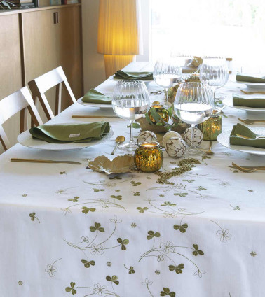 Nappe en lin brodée Chance, traitée anti tache, Origine France Garantie