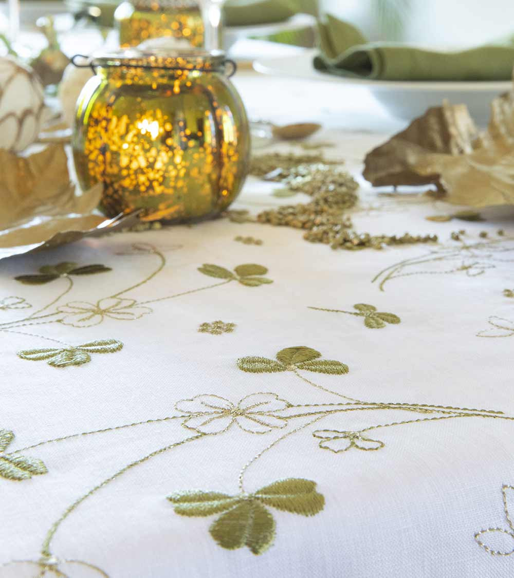 Nappe en lin brodée Chance, nappe de réception très haut de gamme