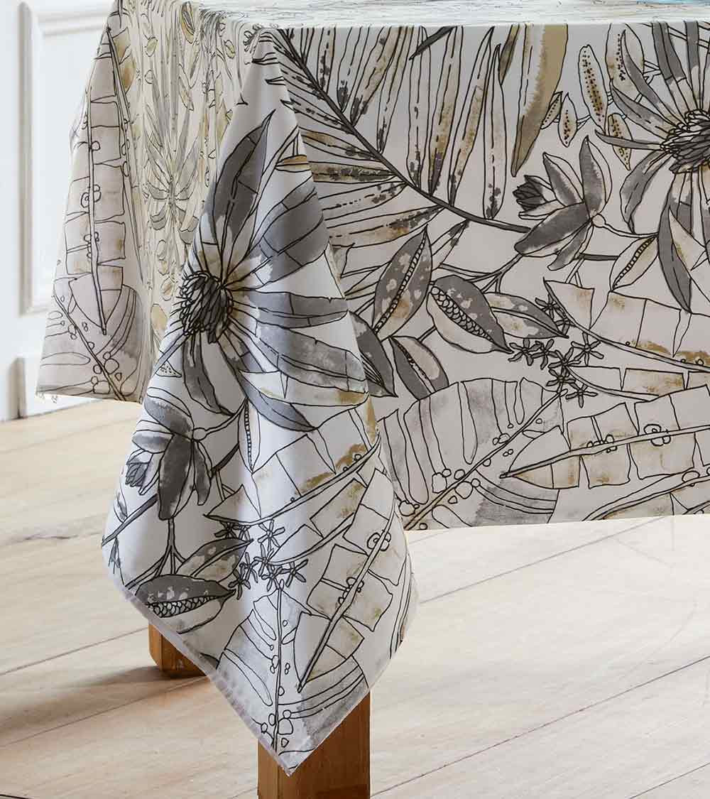 Nappe en coton imprimée Bahia Fusain, artisanat français, pour vos repas au quotidien