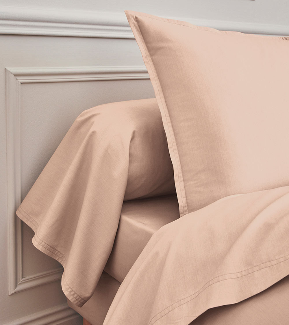 Drap Housse Percale Ballerine PREMIÈRE, drap-housse uni fabriqué en France, couleur rose saumon poudré, linge de maison uni