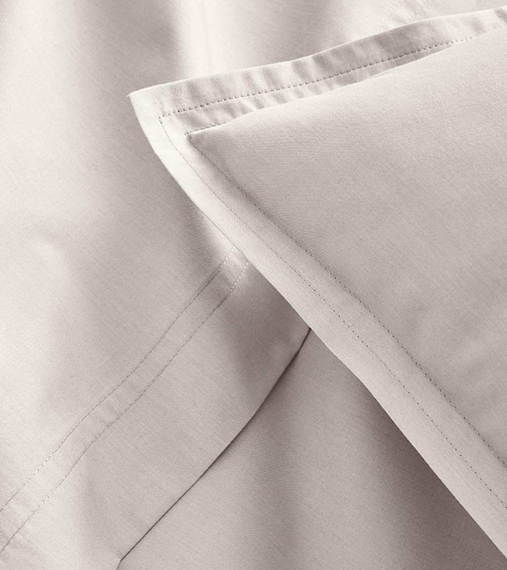 Taie d'Oreiller Percale Gris Perle PREMIÈRE, linge de lit fabriqué en France, linge de maison uni gris clair poudré