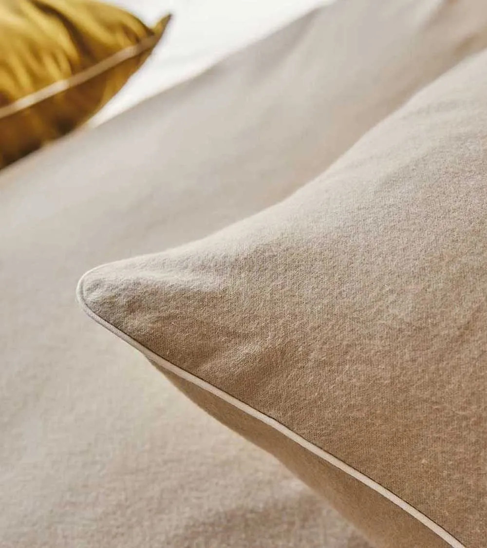 Taie d'oreiller en Flanelle Sésame FRISSON, Passepoil contrasté, 100% coton gratté 170 gr/m², offrant douceur et chaleur