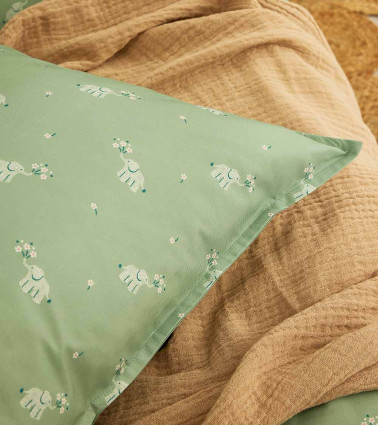 Taie d'Oreiller CUEILLETTE, linge de lit pour enfant fabriqué en France, motif fleuri et éléphants, vert sauge