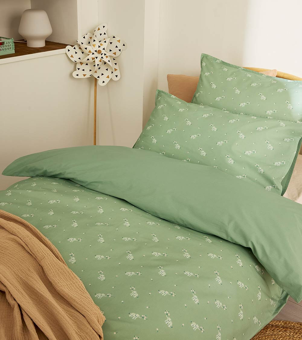 Taie d'Oreiller CUEILLETTE, linge de lit pour enfant fabriqué en France, motif fleuri et éléphants, vert sauge