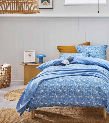 Taie d'Oreiller PETIT RÊVEUR, linge de lit pour enfant fabriqué en France, motif étoilé et lune bleu, ciel, nuit