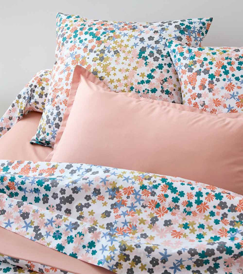 Taie de traversin percale de coton LOLITA OPALE, linge de lit fabriqué en France, motif fleuri multicolore, rose poudré opale 2