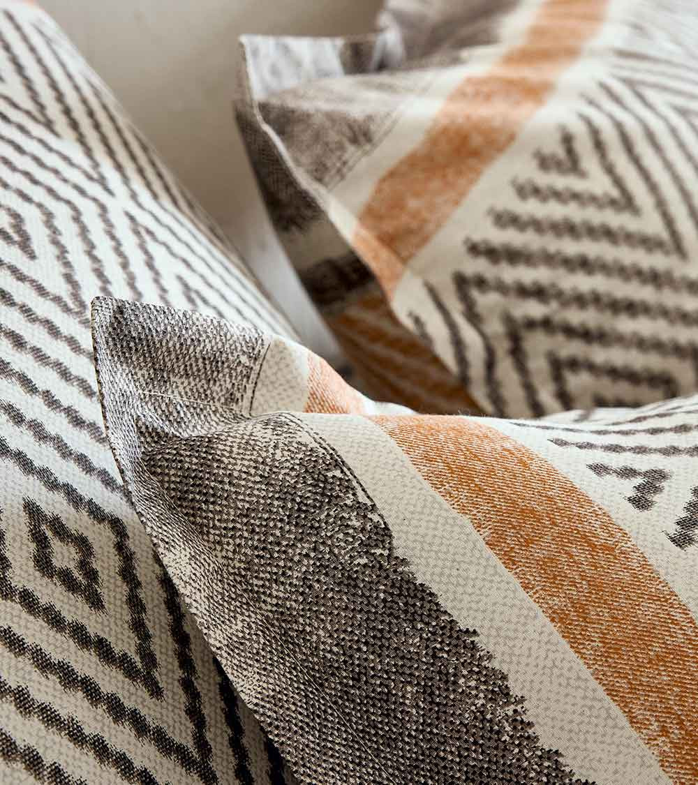 Drap de lit coton ATELIER CAFÉ, linge de lit fabriqué en France, imprimé motif géométrique naturel