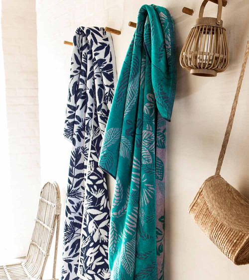 Drap de plage Bréhat jacquard de coton, serviette de plage imprimé floral bleu et blanc 2