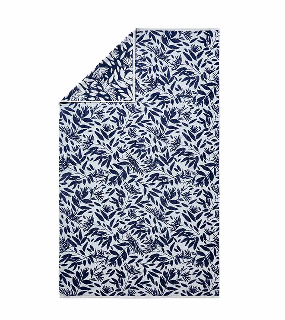 Drap de plage Bréhat jacquard de coton, serviette de plage imprimé floral bleu et blanc