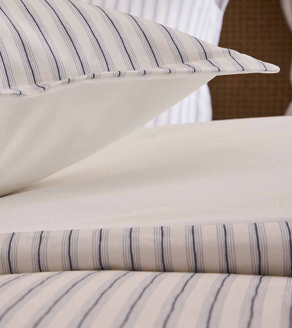 Housse de couette TISSAGE avec revers uni Meringue, fabriquée en France